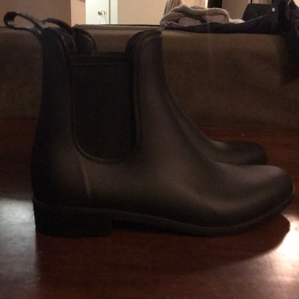 black booties